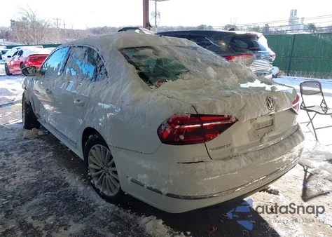 2017 Volkswagen Passat 1.8T Se из США, поврежденный, VIN 1VWBT7A3XHC055483